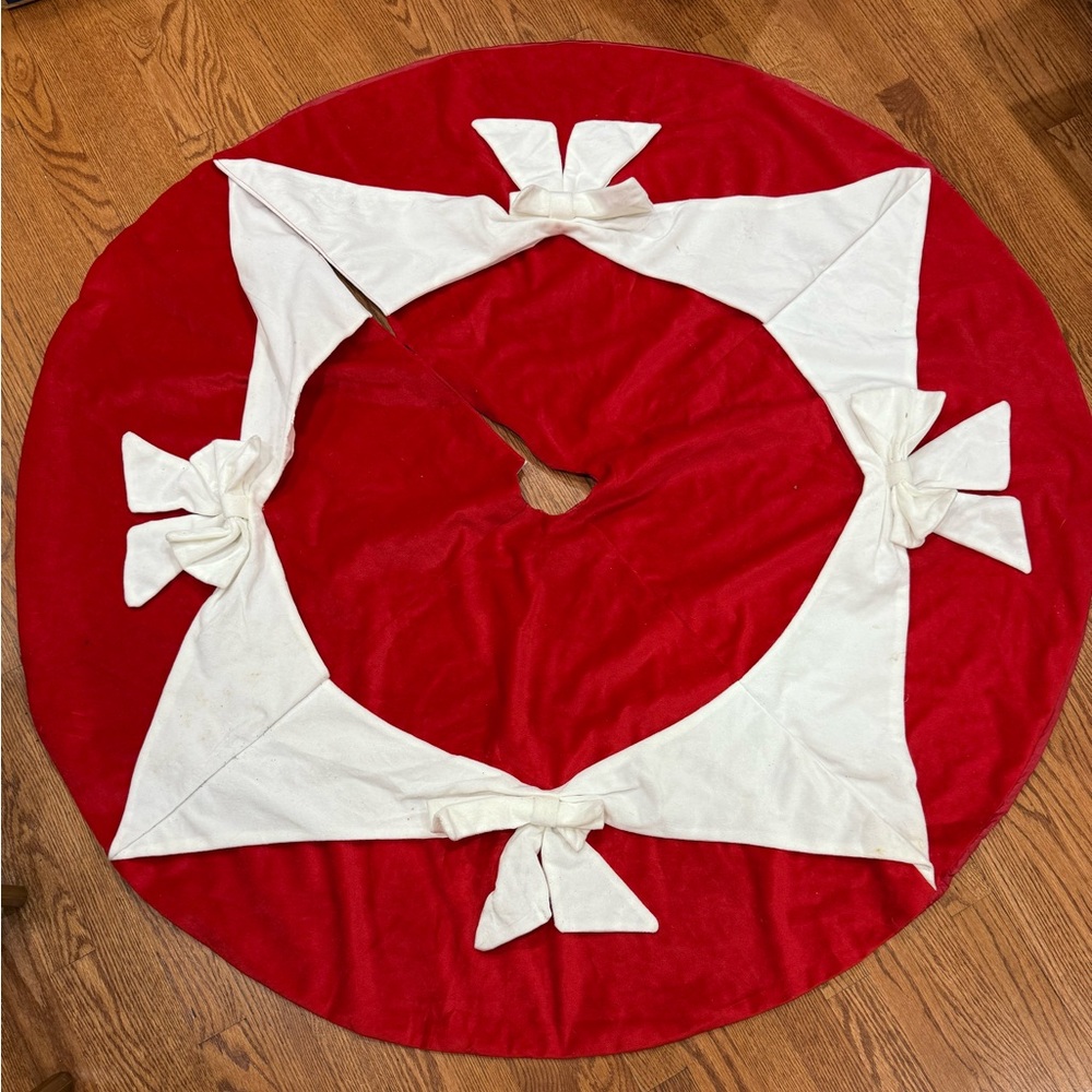 Red & White faux velvet tree skirt